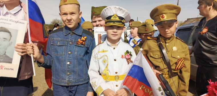 «Поклонимся великим тем годам».